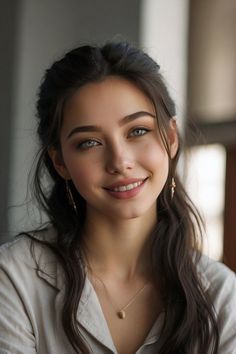 商务旅行戴帽子的女老板出行经典